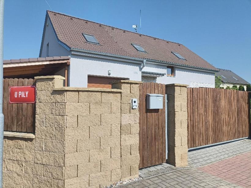 Ubytovani U Vrbicky - Blizko Prahy Unhost Exterior photo